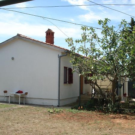Medel Villa Medulin Bagian luar foto